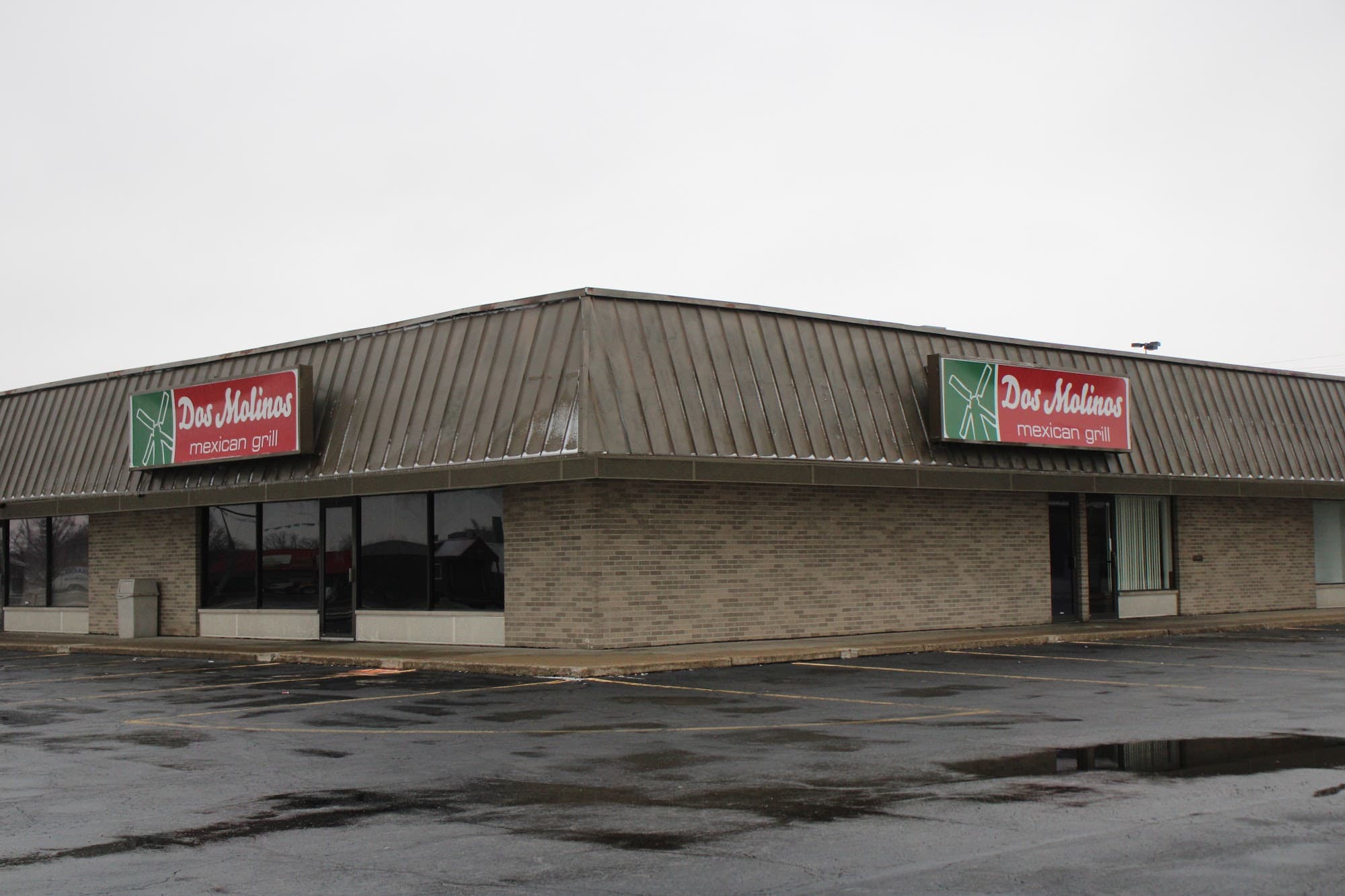 Dos Molinos Mexican Grill storefront at 2004 S Elizabeth St Kokomo IN